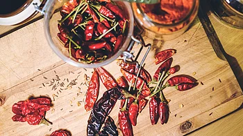 Getrocknete Chili im Glas