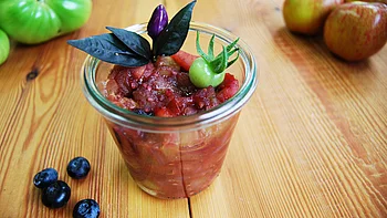 Grüne Tomaten Blaubeer Chutney